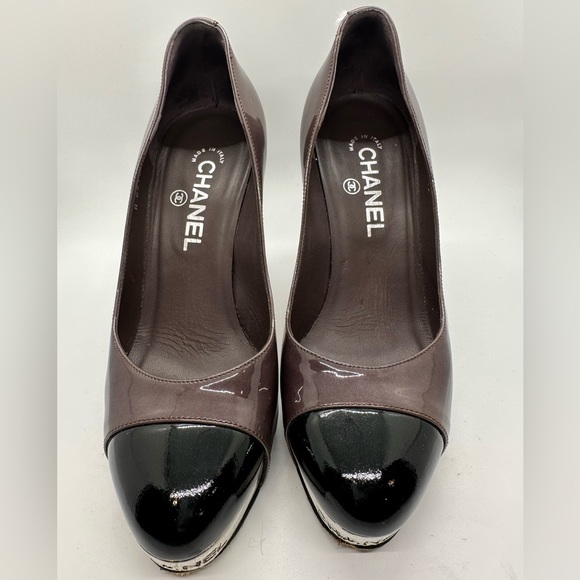 Sold-CHANEL Platform Pump Patent Leather Cap Toe Brown Black Silver Sz 38 - Picture 2 of 11